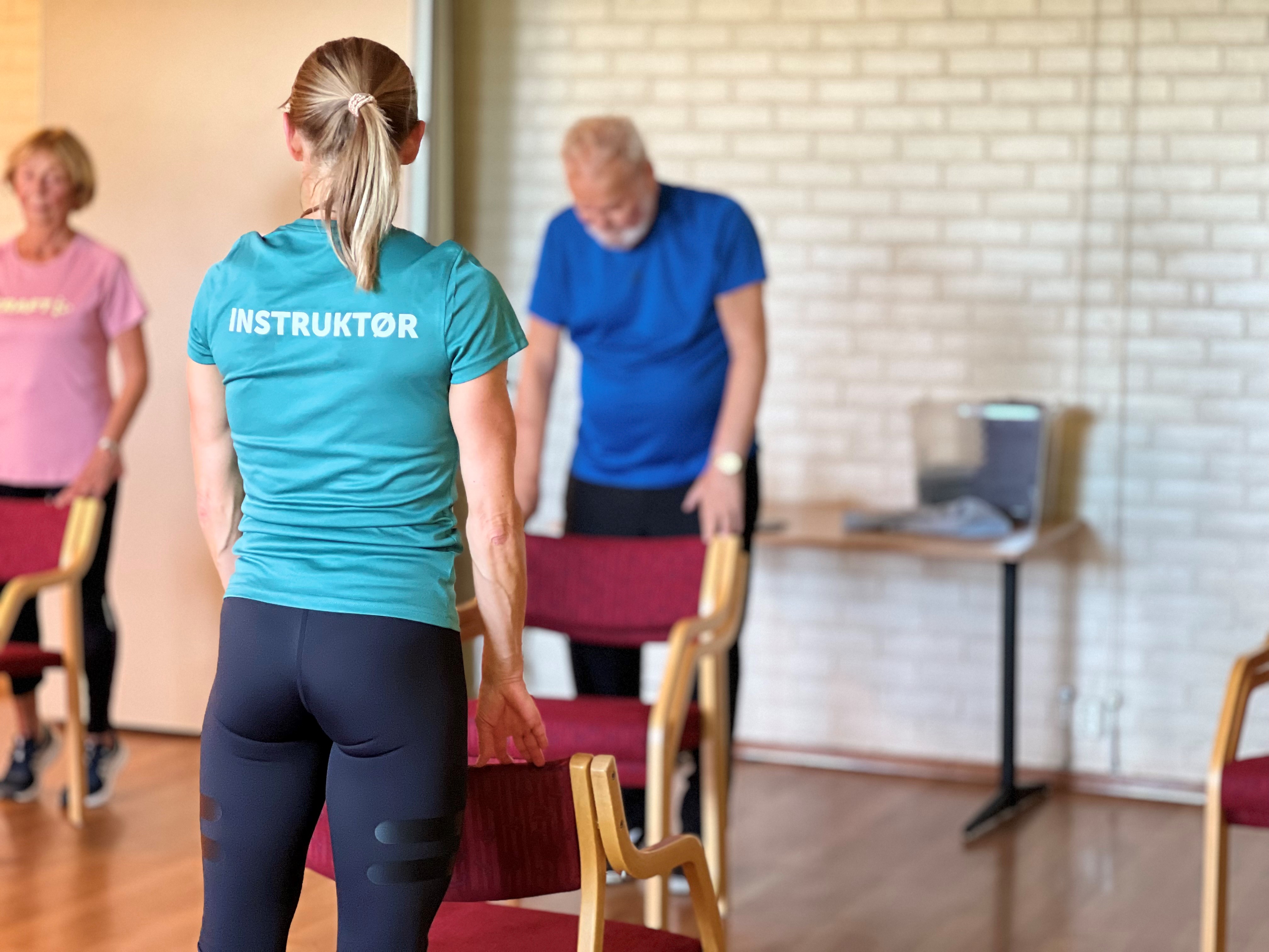Seniorsentrene Stabekk og Jar, Henie Onstad, Ringhøyden, Rykkinn, Østerås og Sandvika 60+ har ulike gruppetimer du kan delta på. 