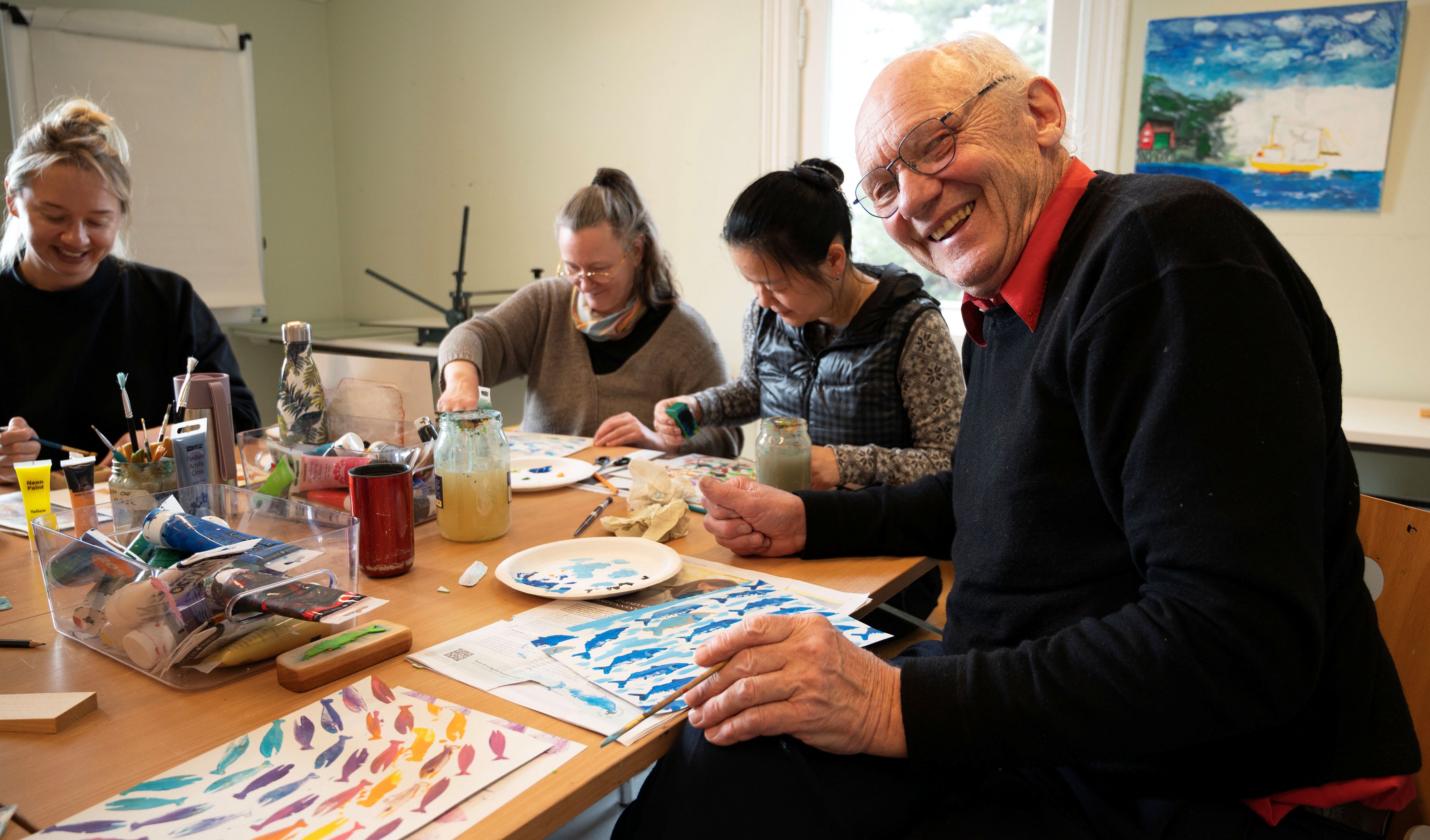 Villa Walle har en rekke grupper og kurs innenfor ulike kulturaktiviteter, blant annet kor, flere tegne- og malegrupper, livsfilosofisk samtale og dans og bevegelse.