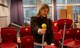 Josefine Smith Brekke fra ombruksteamet i Eiendom sørger for at fullt brukbare møbler og inventar får nytt liv. miniatyrbilde