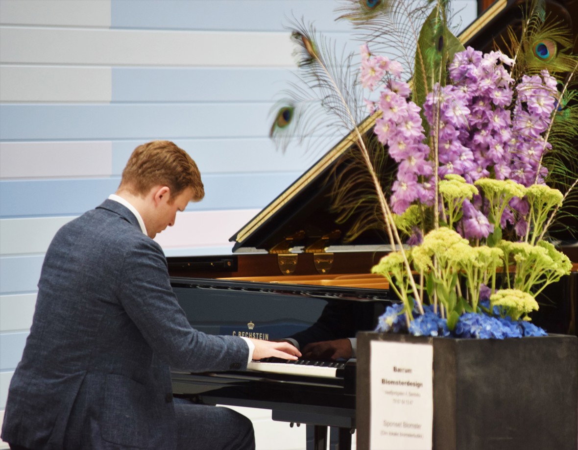 Pianist på møteplassen