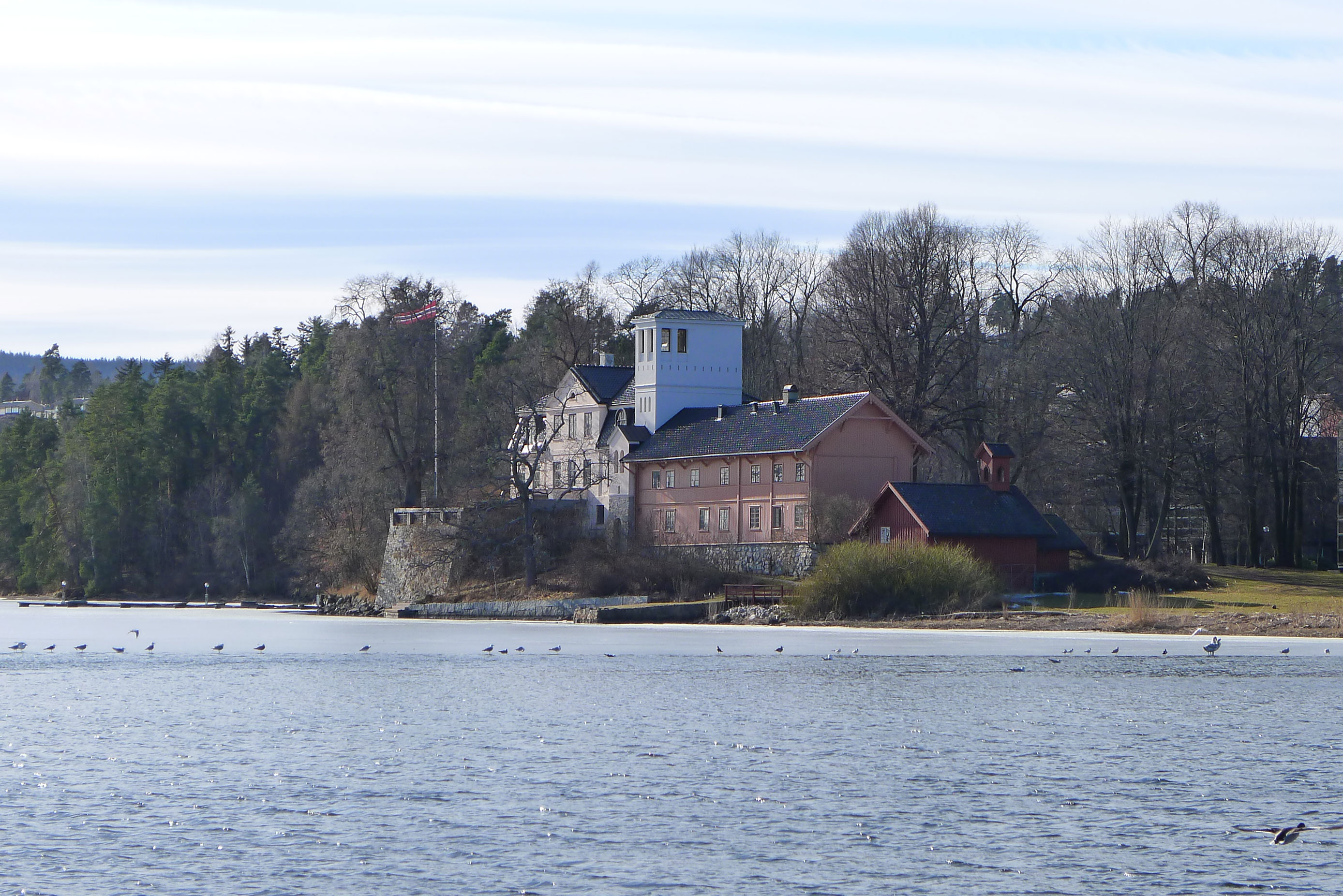Kjørbo gård sett fra Kadettangen. ASB